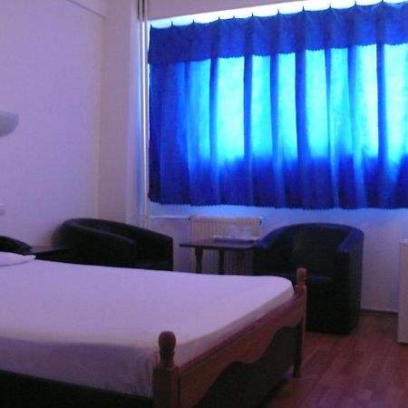 Hotel Uranus ブカレスト エクステリア 写真