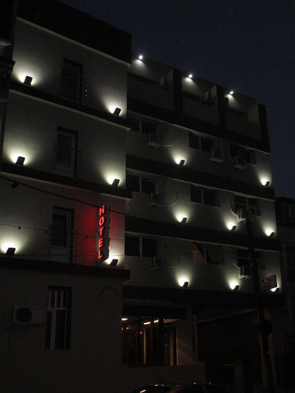 Hotel Uranus ブカレスト エクステリア 写真